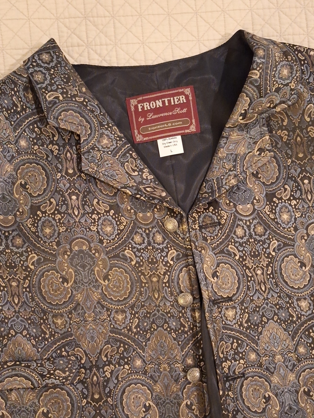Frontier by Lawrence Scott Men's Paisley Button Jacket in Gray &Gold adjustable
